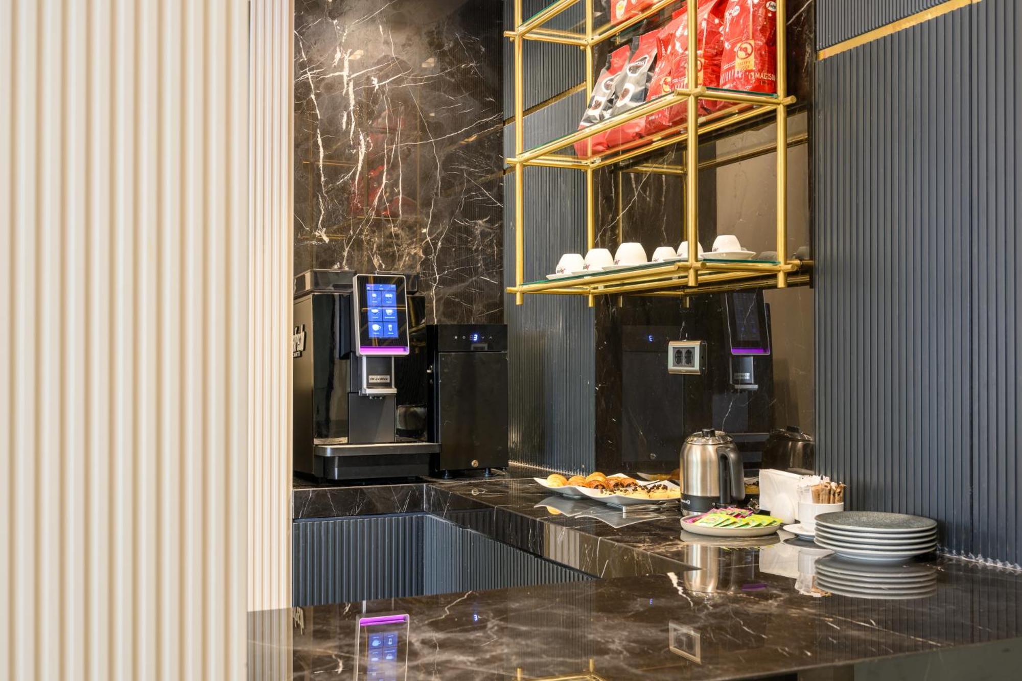 Four Points Flex By Sheraton Istanbul Taksim Square Екстериор снимка