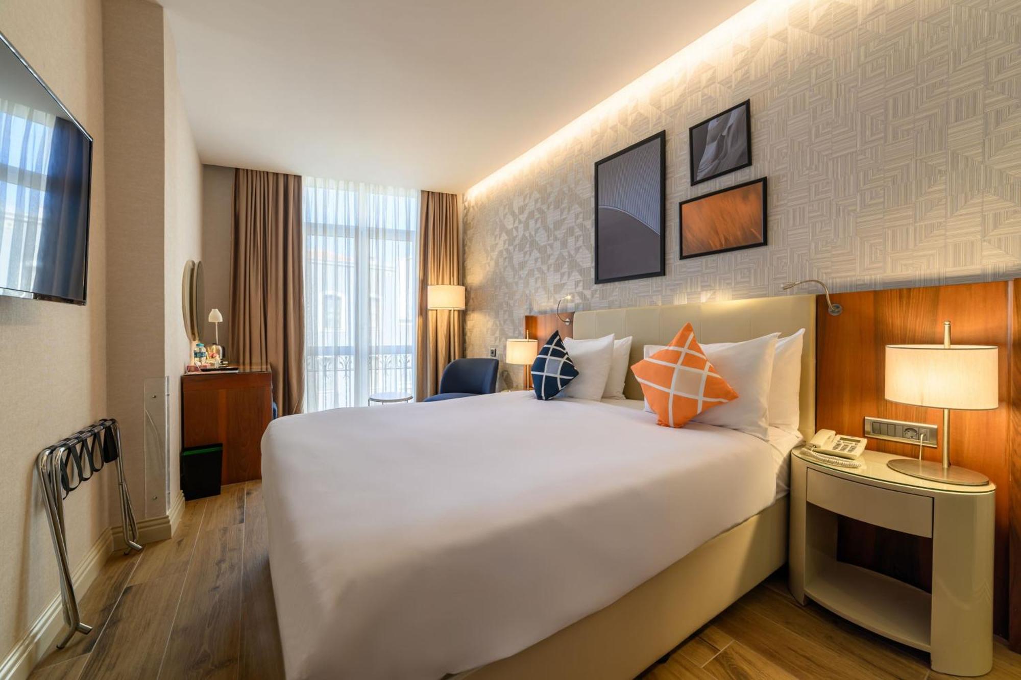 Four Points Flex By Sheraton Istanbul Taksim Square Екстериор снимка