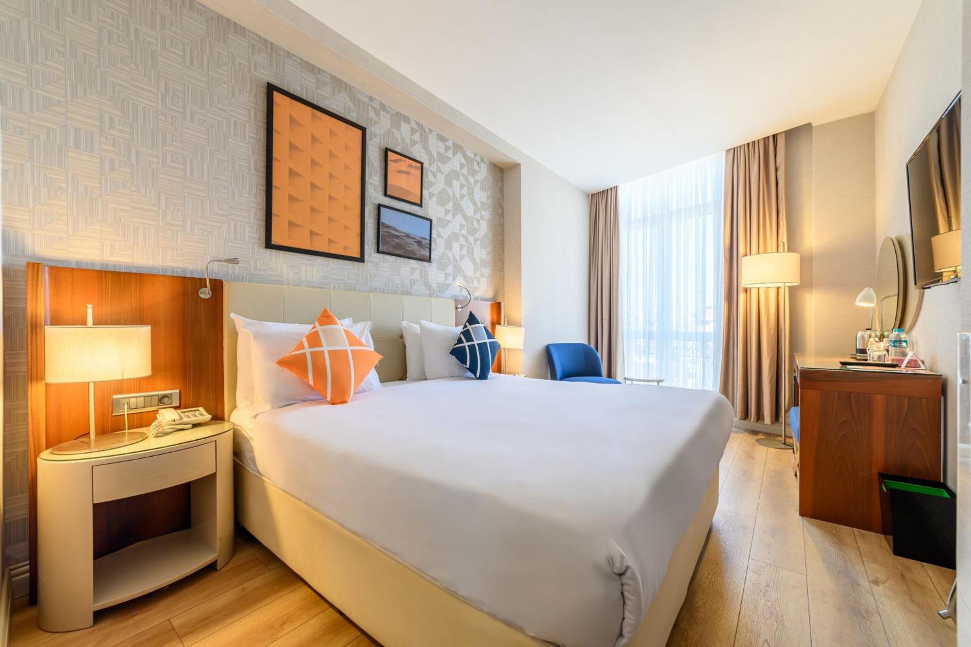 Four Points Flex By Sheraton Istanbul Taksim Square Екстериор снимка
