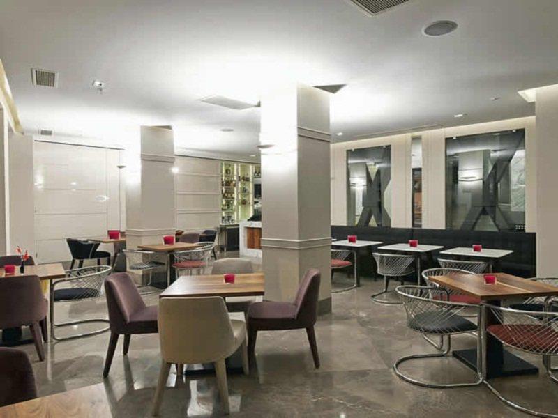 Four Points Flex By Sheraton Istanbul Taksim Square Екстериор снимка